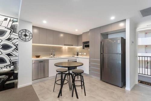 Inner City 1 Bedroom Apartment With Rooftop Pool And Parking - Serain Residences Brisbane Exterior photo